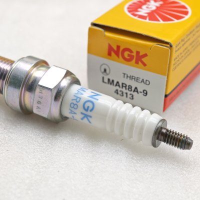 NGK LMAR8A-9 - 4313
